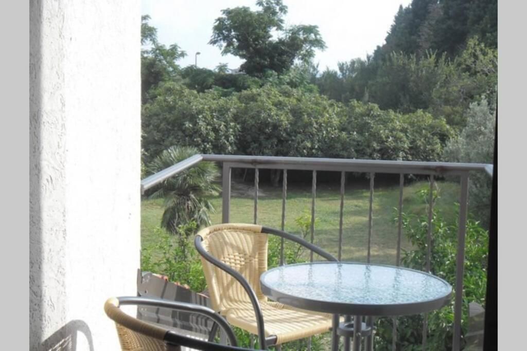Апартаменты Two bedroom ap in the garden Булярица