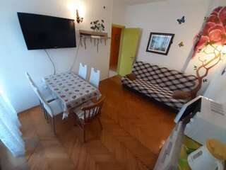 Апартаменты Two bedroom ap in the garden Булярица Апартаменты с 2 спальнями-2