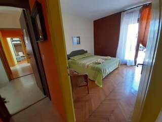 Апартаменты Two bedroom ap in the garden Булярица Апартаменты с 2 спальнями-46